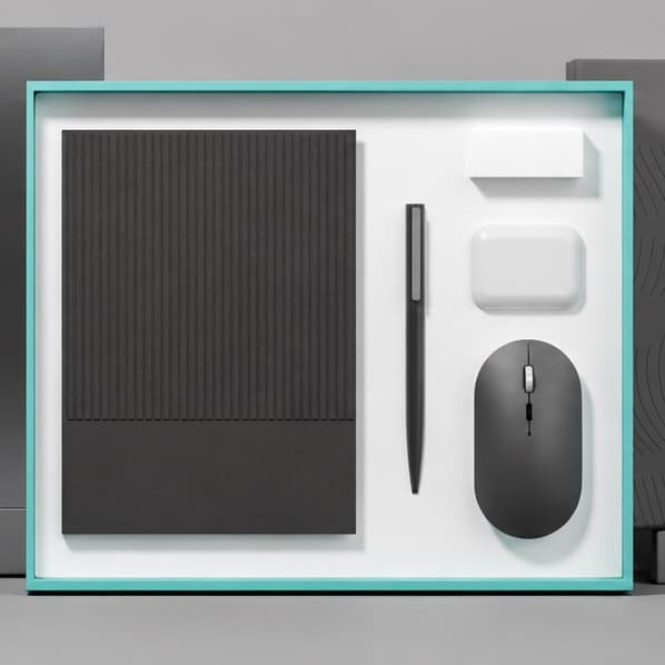 Business Desk Essentials Set